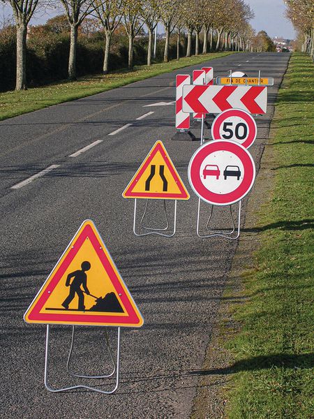 Panneau avec pied solidaire Travaux